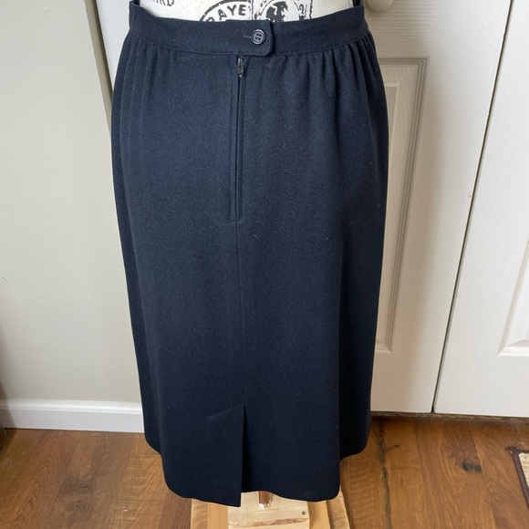 VTG Bretton Place 100% wool 2- piece Jacket And Skirt Set size 8-10 Women’s - Picture 13 of 16